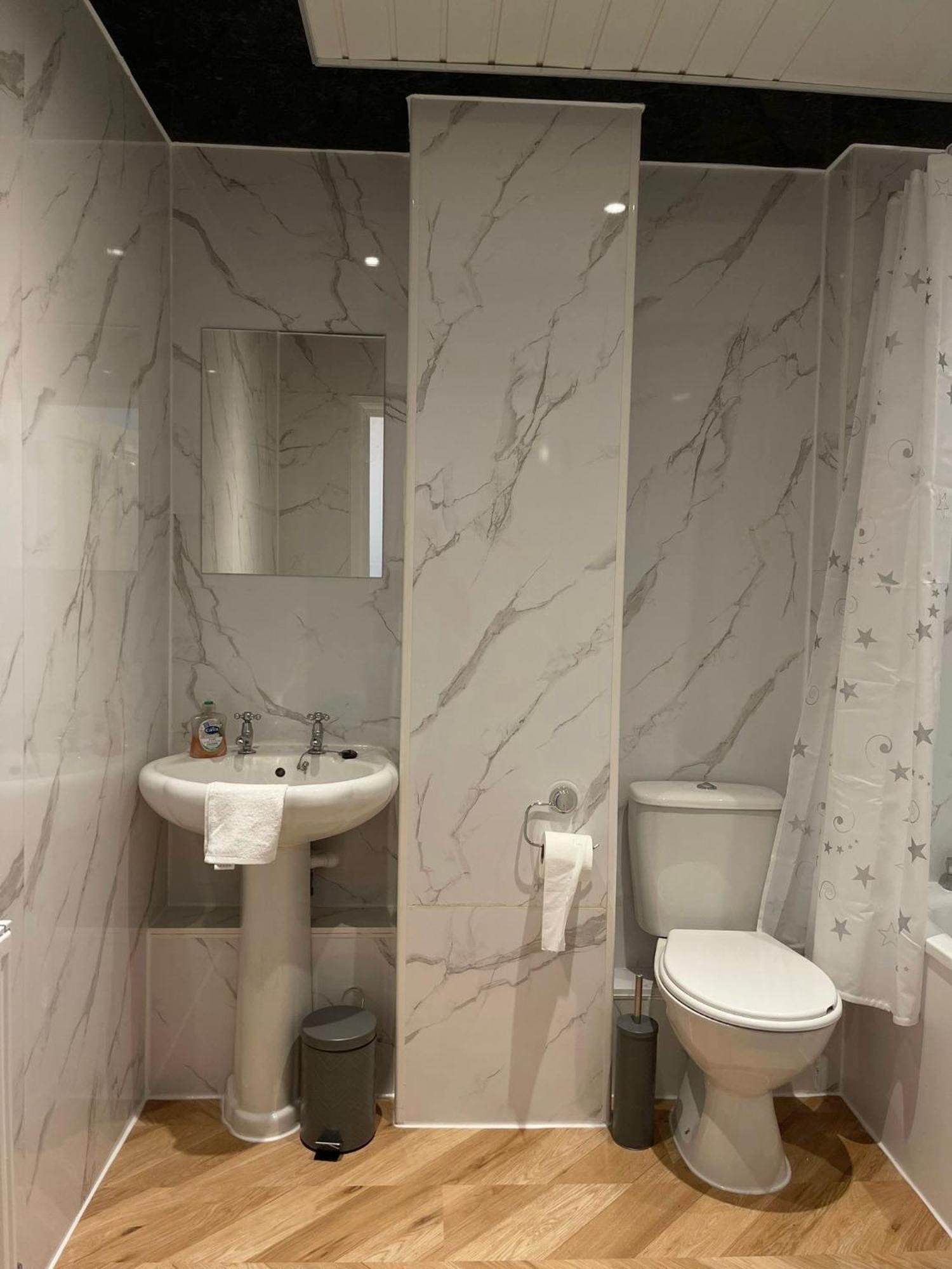 Eldridge Court Apartment Dagenham Luaran gambar